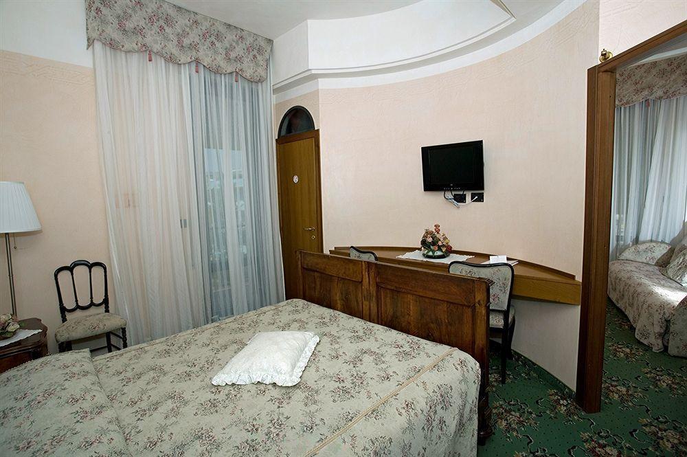 בלריה-איגאה מרינה Hotel Strand מראה חיצוני תמונה